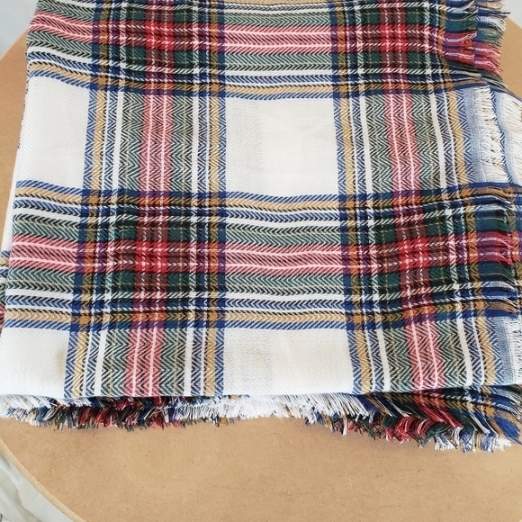 Maurices Red Multicolored Shawl With Fringes 52 X 52 - Picture 9 of 10